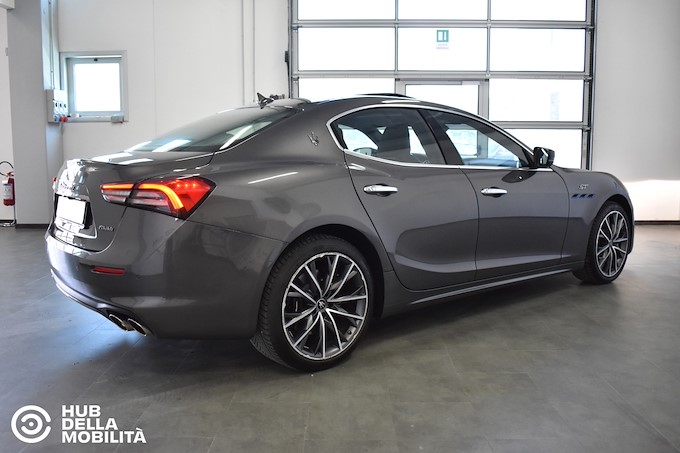 MASERATI Ghibli 330 CV MHEV GT Ultima